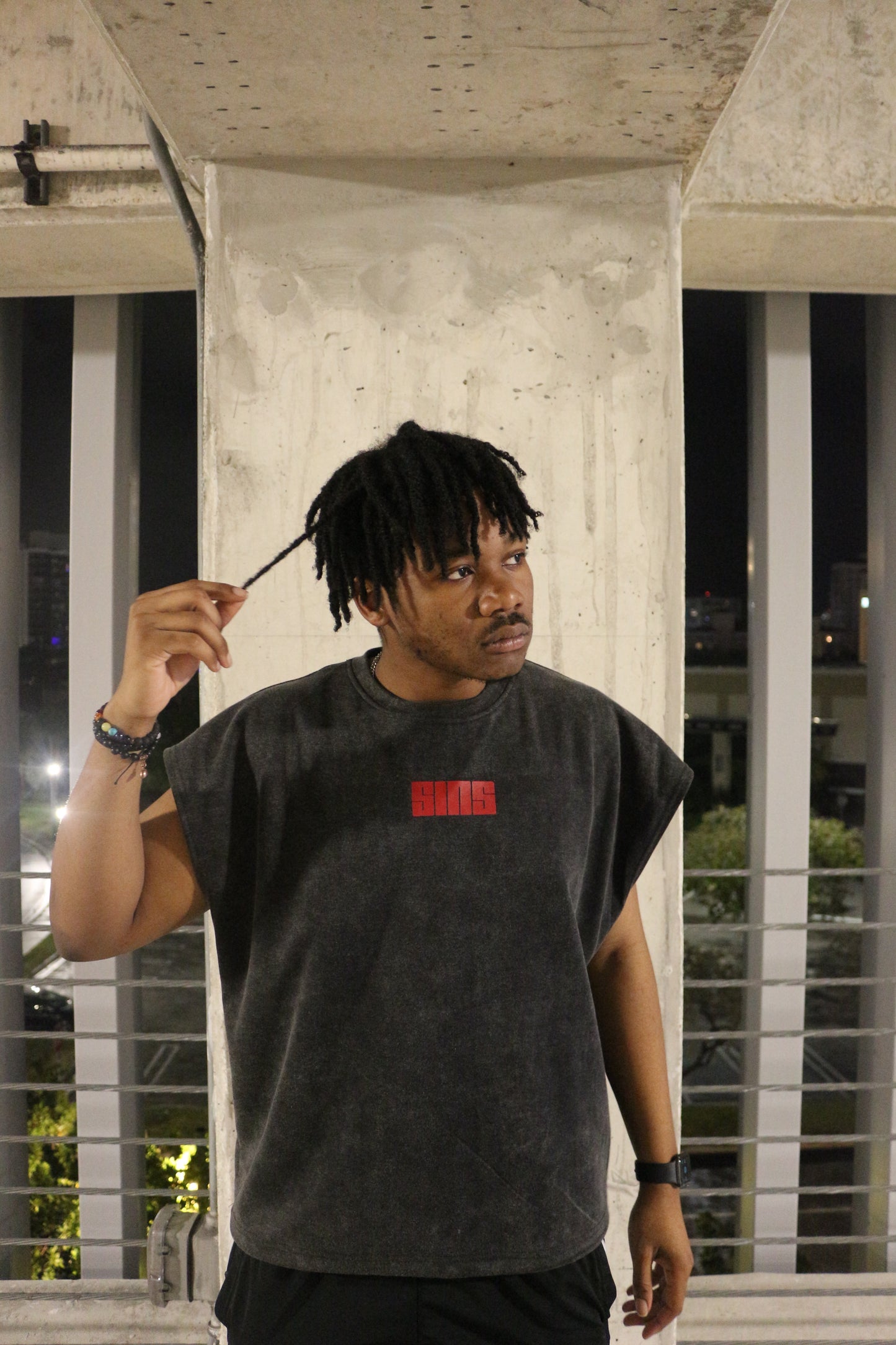 "5" TANK BLACK & RED
