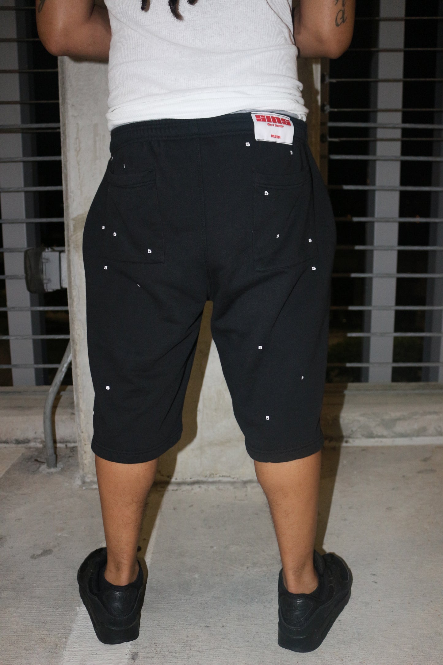 "5INNER" OVERSIZED SWEATSHORT BLACK