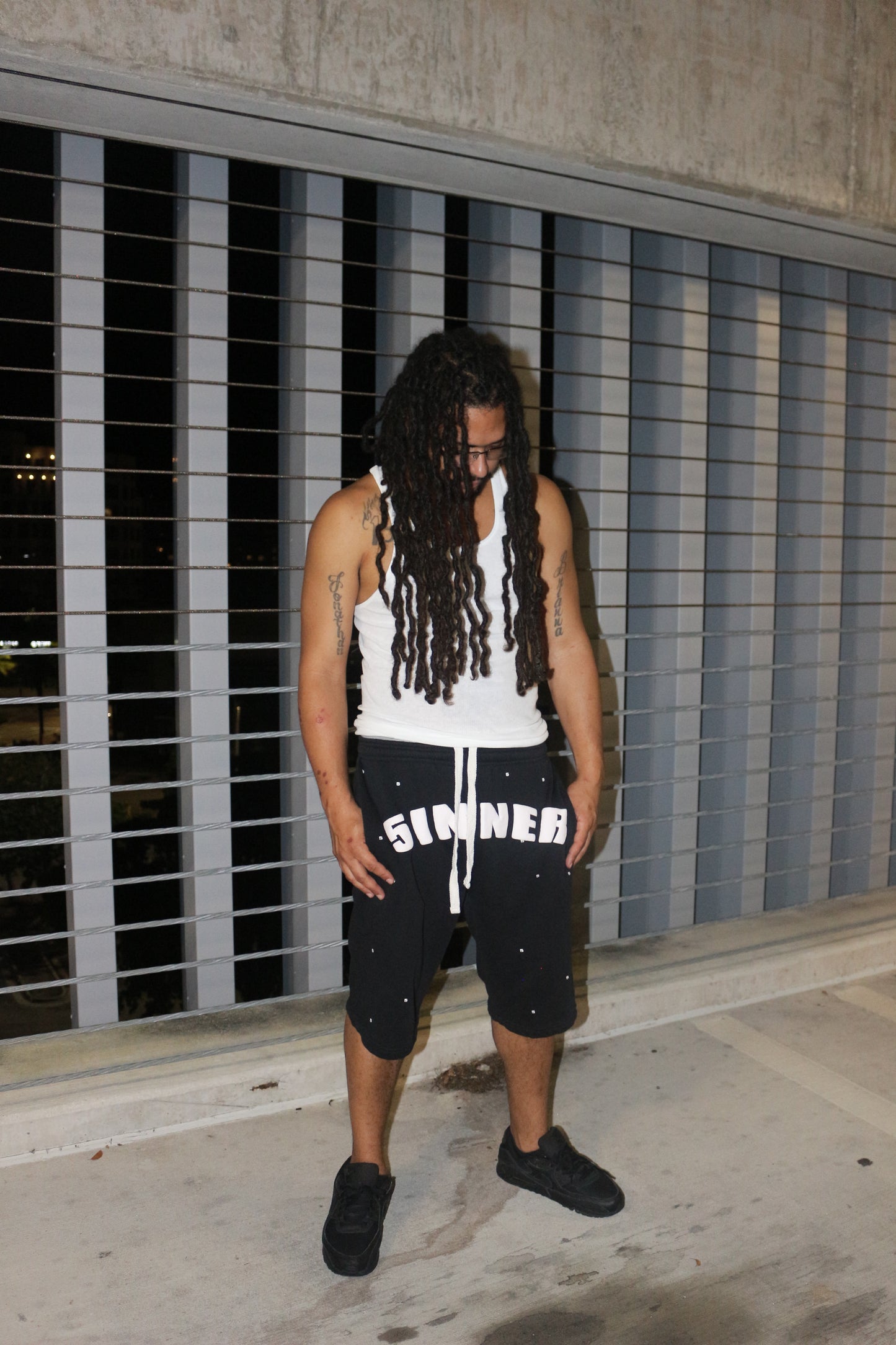 "5INNER" OVERSIZED SWEATSHORT BLACK