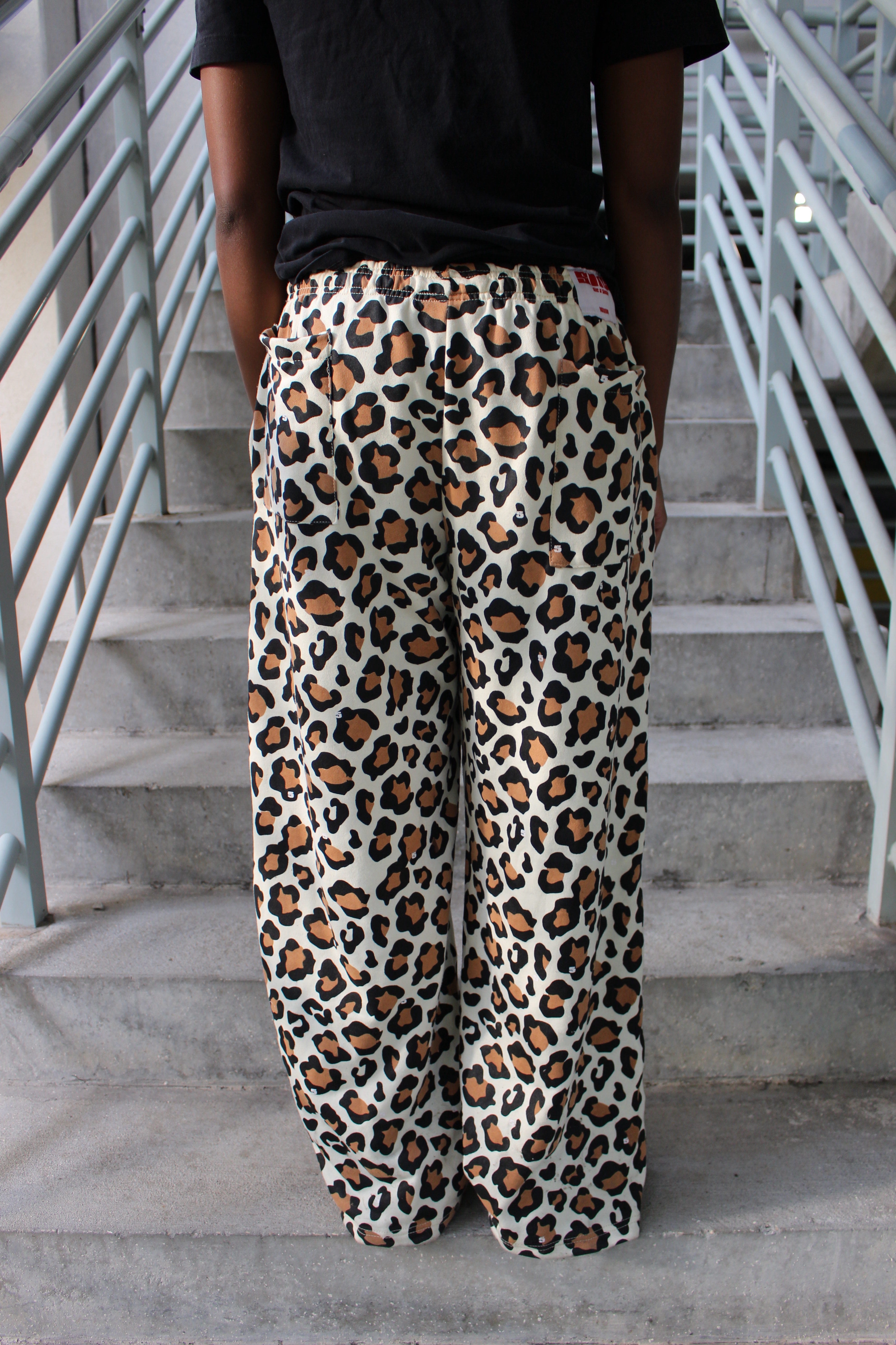 "5INNER" OVERSIZED SWEATPANT LEOPARD