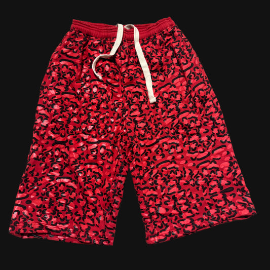 RED LEOPARD SWEATSHORTS