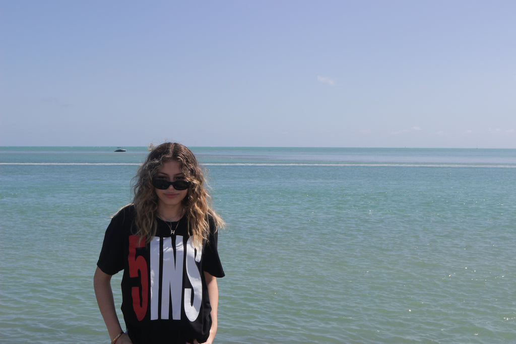 5INS OG TEE