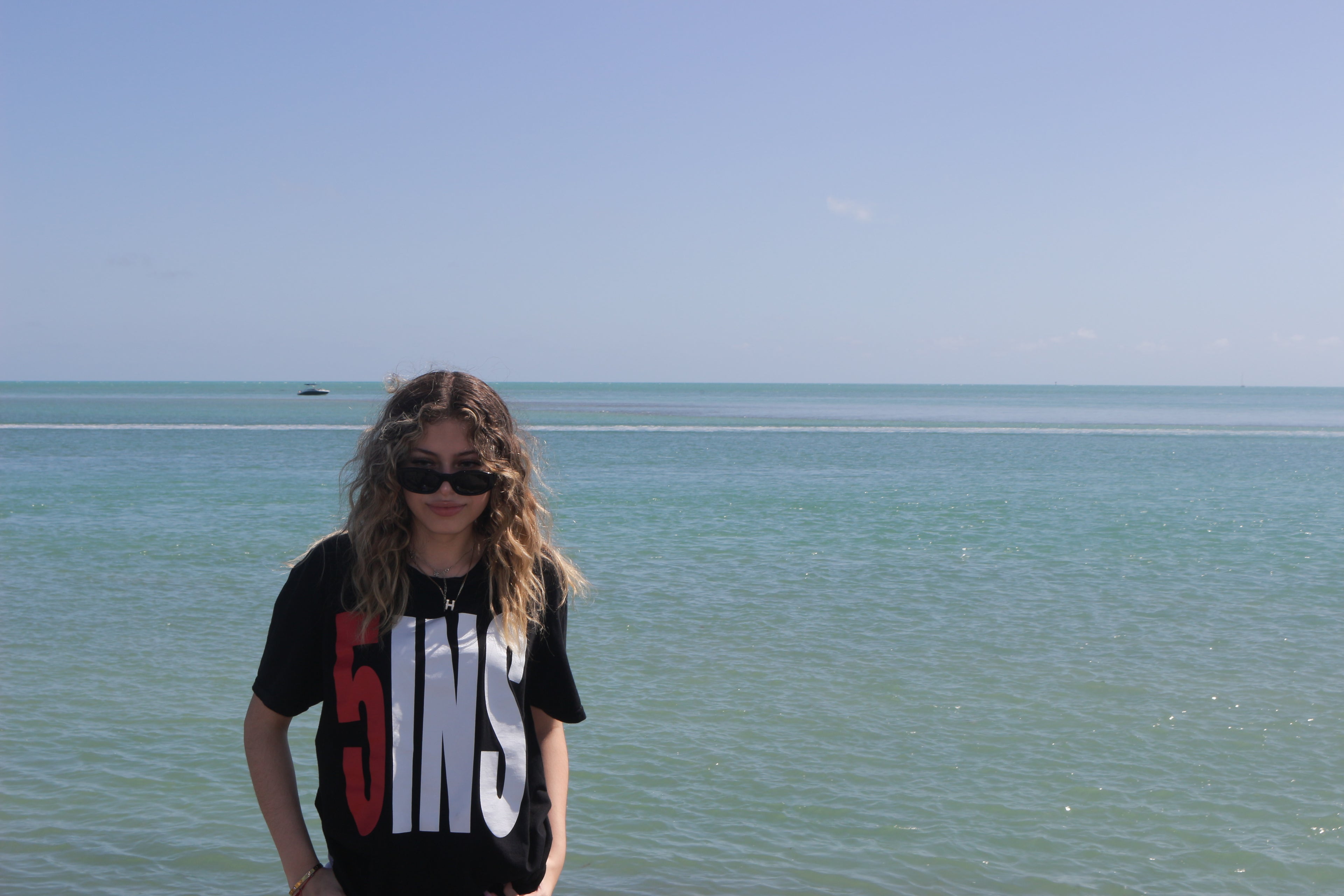 5INS OG TEE
